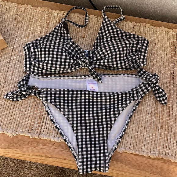 Xhiliration bikini - Picture 1 of 4